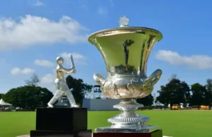 Jagadesean atinge 150, Thakur-Kotian