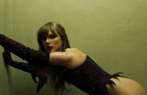 Taylor Swift Electricity in Bodiesut e Fishnet Tights para capa de álbum de vinil