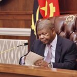 Presidente de Angola, que defende a ação policial no protesto que deixou 30 morrer