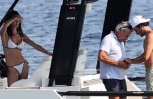 Carlos Sanz Junior e Rebeka Donaldson comemora o segundo aniversário do amor de mostrar os corpos em Malorca