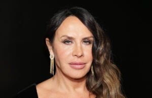 Karla Sofía Gascón para receber a melhor atriz internacional Activa Renice