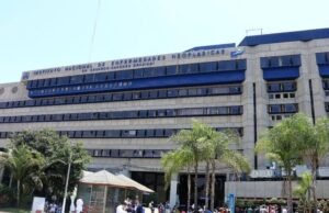 Servir crianças com câncer ocular