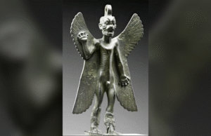 Ídolo de Pazuzu: Monstro Mesopatamiano Uma Estátua Antiga de Deus que inspirou ‘excelência’