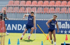 Simon tenta com Julian e Sorlooth em Puna