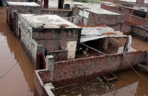 Mais de 1,4 milhão foram transferidos para uma forte inundação que permitiu 28º mortes no Paquistão