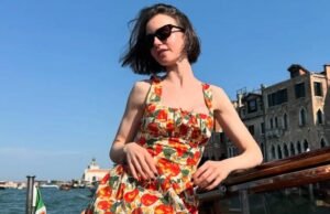 Lily Collins de Emily em Paris usou uma onda em Veneza