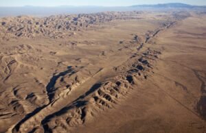 Os terremotos de falha de San Andreas podem lançar um terremoto, ao contrário de qualquer uma das visões anteriores, sugere o estudo do terremoto mortal de Mianmar