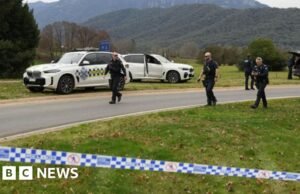 Mannant está concorrendo a um suspeito armado depois que policiais australianos foram mortos no ataque