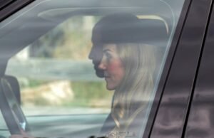 O príncipe William e Kate Middleton entraram no serviço da igreja