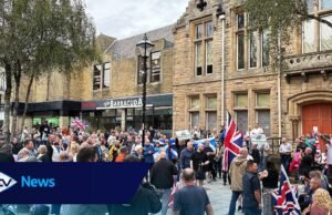 Protesto em Falkirk no asilo Asselum Asylum Temporary Assembléia no hotel