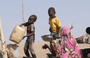 Médicos sudaneses protestam 31 mortos em novos atentados responsáveis por paramilitares em Darfur