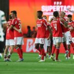Richard Ríos “Enter Luis Suarez” em uma partida entre Benfica e Sports: Kick and Cotow no Super Pilk final