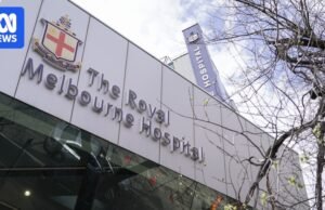 Cirurgião trainee acusado de filmar secretamente mulheres em um banheiro hospitalar libertado sob fiança na preocupação da saúde mental