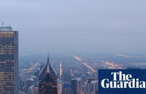 Trump “criou uma crise” para provar a justificativa da implantação da Guarda Nacional em Chicago, diz Jeffrees