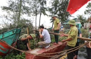 Tyfoon Kajiki chega ao nordeste do Vietnã, mais de 586.000 vazios