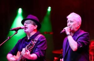 Los Pekos voltou ao palco cheio em Fuangirola e as massas se renderam aos seus pés