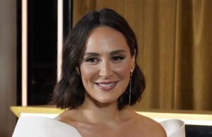 Tamara Falika e seu irmão prestam homenagem ao pai, Marx de Grin