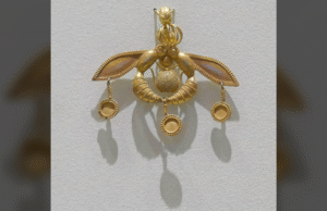 Pingente de Malia B: um ‘poço de ouro’ minóico por um 3.800 anos Oyry Xasseri