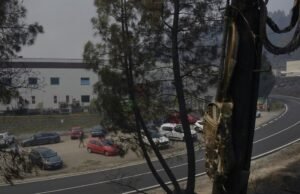 O governo defende o dispositivo para o pior incêndio na década na Galiza e será expandido de acordo com as “necessidades”.