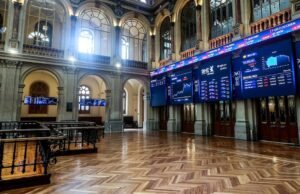 Ibex 35 fecha quase o plano (-0,08%), mas abaixo de 15.300 números inteiros