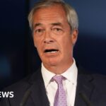 Nigel Faraj ha pedido al ministro que se disculpe por el reclamo de seguridad en línea de Jimmy Savile