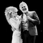 Kenny Rogers Explique por que ele e Dolly Dolly Parton nunca ‘Expighly’ Expighlass ‘Relacionamentos Flirty em um vídeo ressurgido