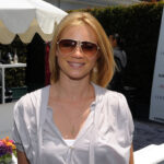 A atriz icônica dos anos 90, 49, ‘ainda parece linda’ na Comic Con 26 anos depois de estrelar ‘Varsity Blues’
