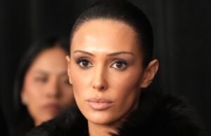 Bianca Sensori gira em torno da cabeça com uma mudança repentina de estilo no passeio com Kanye West