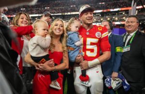 Britney Mahomas compartilha os elegantes momentos da família do primeiro jogo de 225