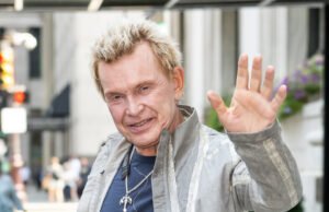 As lendas do rock dos anos 80, 69, giram a cabeça em uma vista rara na Pensilvânia