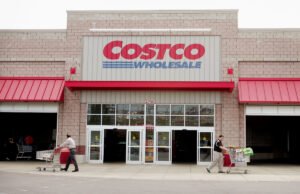 Uma nova compra de compras começa o dia de trabalho