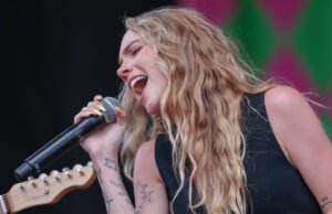 Estado Swetheart Danielle Bradbory faz ‘Ghorlarly Spenolarly’ de volta com o novo single: ‘Cada gota é mais do que’