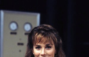 A estrela de ‘Melhoria da Casa’, 59, não parece reconhecível em cena rara