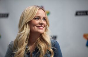 A estrela de ‘Bachellart’ Emily Menard vai ser uma avó