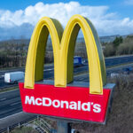 As pessoas amam o novo hambúrguer do hambúrguer McDonald’s – mas há um espera