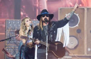 A banda de rock icônica, pai, Bill cai com Myle Cyrus na música para aniversário