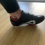 Nossos sapatos insensíveis diminuímos para o preço mais baixo