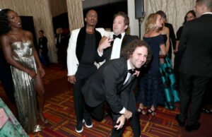 ‘Snl’ Almes assar Bennett e Kile Mooney reconheceram que eles não têm idéia de qual é o podcast deles