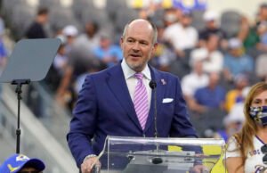 Richa Ezan morreu de lágrimas homenageando Stuart Scott tarde após um retorno apaixonado ao Centro de Esportes