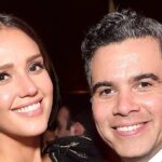 Olhe para Jessica Alba e a etapa de ajuda