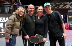 A gigante do tênis Andre Agasi compartilha uma foto rara de sua filha maravilhosa de 21 anos