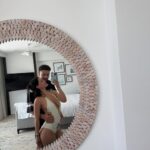 Ley Konb bate troll em uma vez, ele agarra o peito na foto