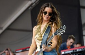 Depois que um fã a tocou incorretamente tocado pelo Maran Morris revelou o destino do presente-Ignorante