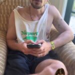 Matumew Koma quase difícil de ter sexualmente associado a ele Dios indesejados