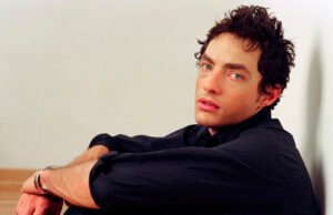 O filho de Bob Dillon, Jacob, é sua imagem de cuspe durante o recente show de walflower