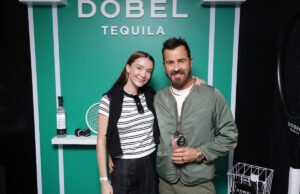 ‘Devil Wears Prada 2’, Justin Throux, parece uma nova mulher no Aberto dos EUA