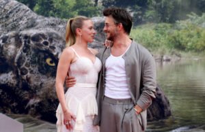 Jonathan Bailey Viral Kiss Share Fotos inesperadas com Scarlet Johansson alguns meses depois