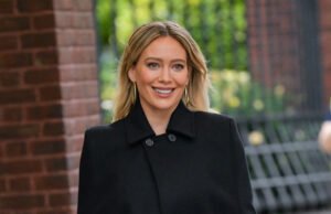 Neste verão, Hillary Duff brilha com novos cabelos loiros de bateria