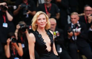 Kate Boshot balançou o tapete vermelho em um lindo vestido que tem um decote de mergulho