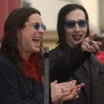Marilyn Manson paga o Tribu a Ozzoure Easebourne depois de concedido no evento final do roqueiro final